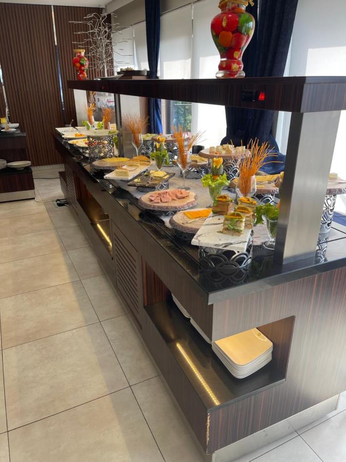 Souare Premium Hotel Conakry Buitenkant foto